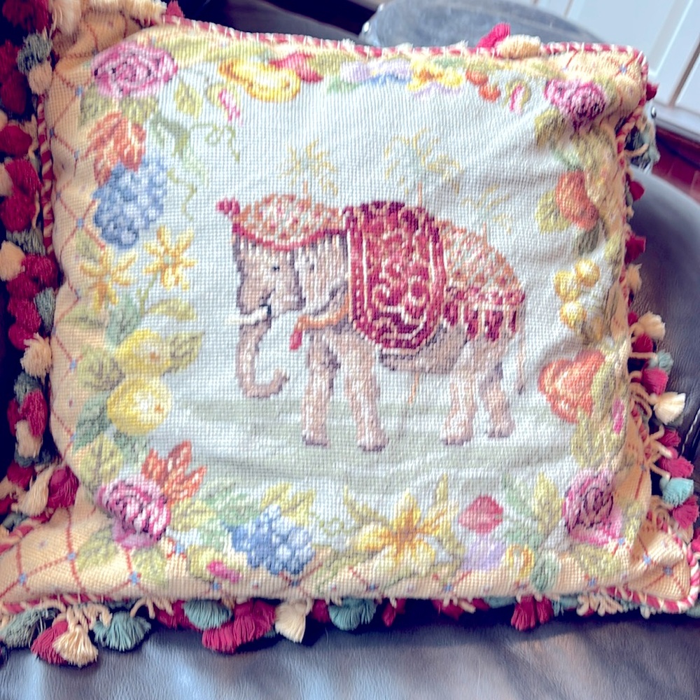ONE VTG needlepoint elephant Chinoiserie throw pillow tassel french country